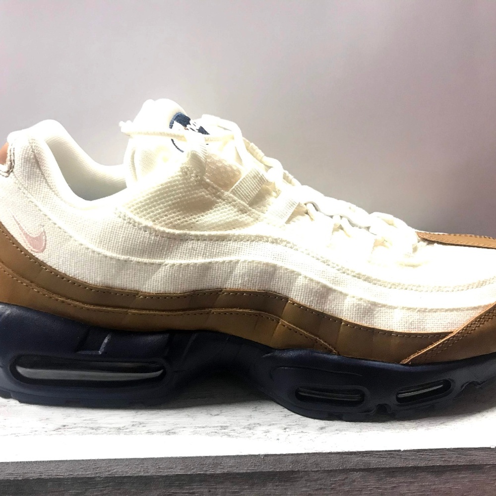 NIKE AIR MAX SNEAKERS